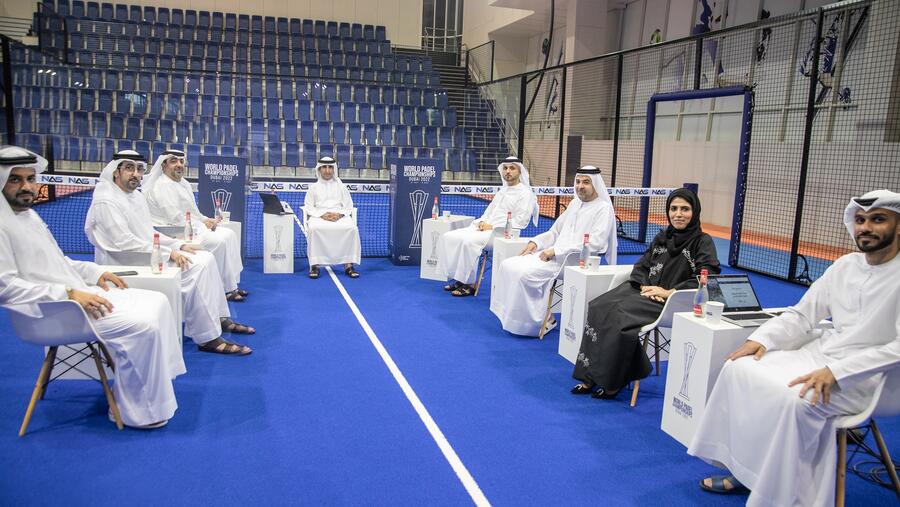 اللجنة المنظمة لمونديال البادل تنس تتطلع على ترتيبات الحدث