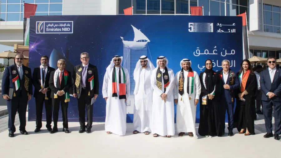 بنك الإمارات دبي الوطني يحتفي باليوم الوطني الـ 51 لدولة الإمارات العربية المتحدة ويوجه تحية استثنائية لبرنامج الإمارات لرواد الفضا