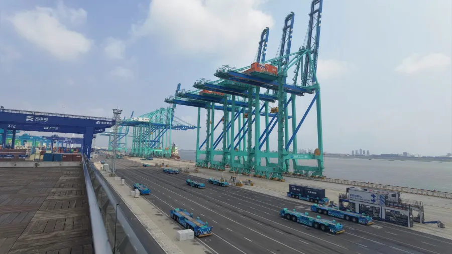 Huawei and Tianjin Port jointly built a driverless, zero-carbon “vehicle-cloud synergy” horizontal transportation solution