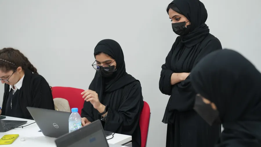 جامعة أبوظبي تنظم النسخة الثانية من مسابقة البرمجة السنوية للعلوم والتكنولوجيا والهندسة والرياضيات