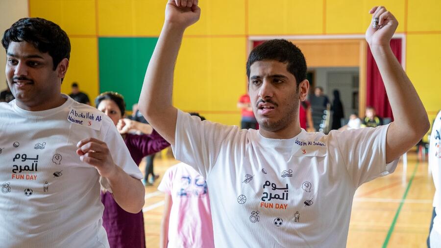 مؤسسة قطر تنظم يوم ترفيهي للمشاركين في برنامجها "لكل القدرات"