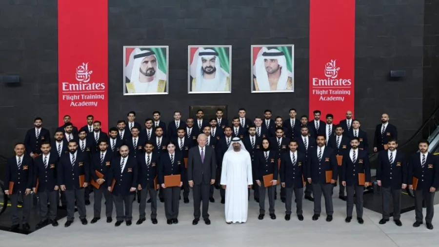 أكاديمية الإمارات لتدريب الطيارين تحتفل بتخريج 53 طياراً