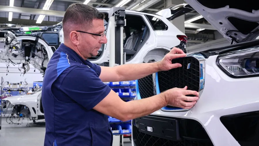 BMW Group commences production of small-series hydrogen-powered model, with a test fleet scheduled for the Middle East