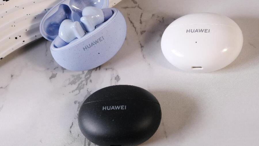 سماعات HUAWEI FreeBuds 5i متوفرة الآن في الكويت