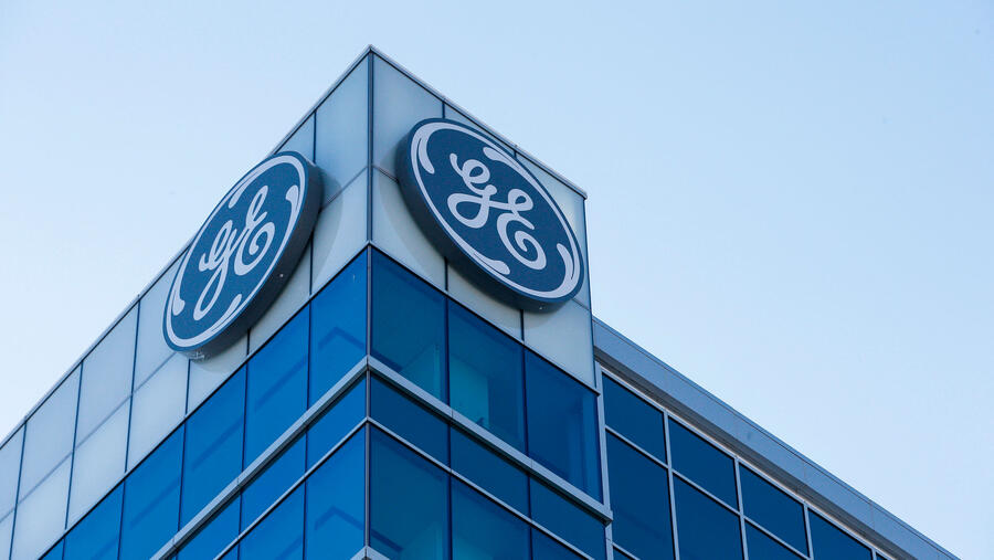 GE HealthCare جي إي هيلثكير تبدأ تداول أسهمها عبر بورصة "ناسداك"