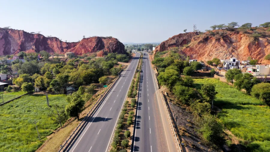 صندوق Cube Highways يبدأ تداولاته في الهند