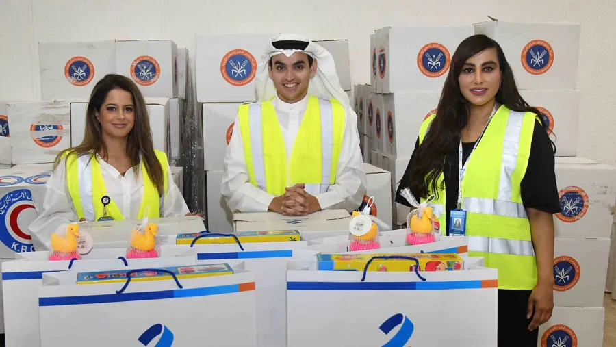 بنك برقان يوزّع سلّات غذائية رمضانية بالتعاون مع جمعية الهلال الأحمر الكويتي
