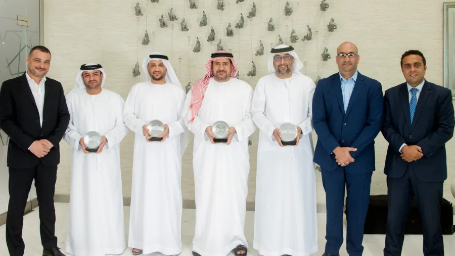 شركة الإمارات للسيارات تتألق في حفل جوائز وكلاء مرسيدس-بنز المعتمدين للعام مع أربع جوائز