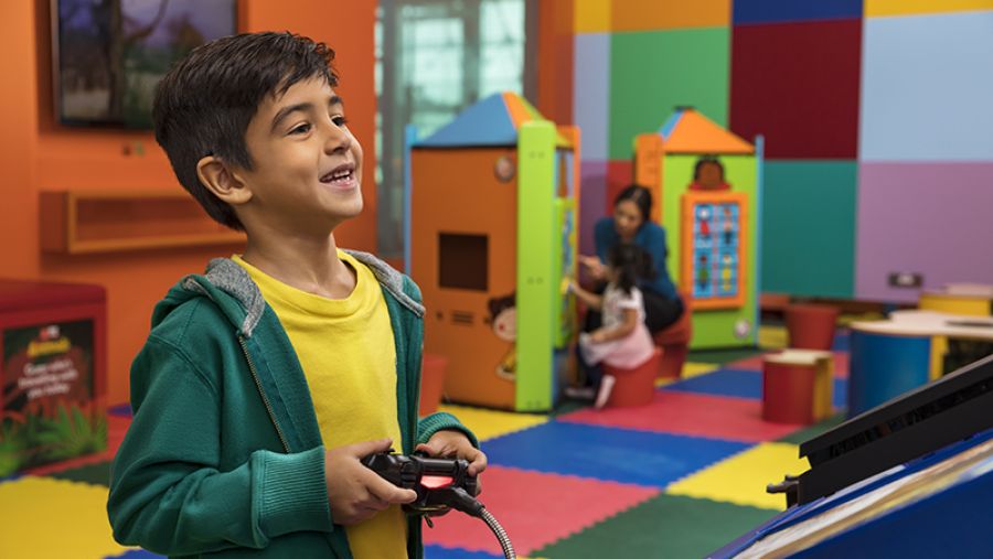 Schools out for summer!  20 ways kids fly better with Emirates