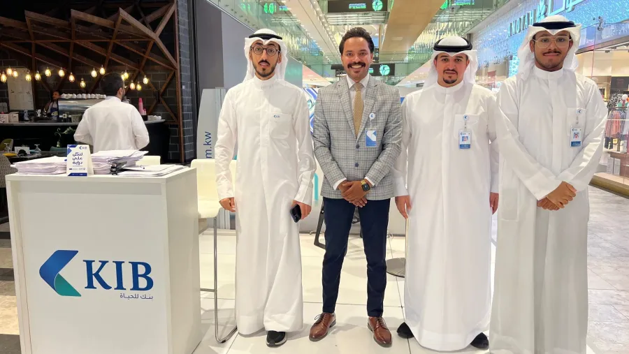 KIB ينشر الوعي المالي والمصرفي بين شرائح المجتمع في مجمع الكوت 