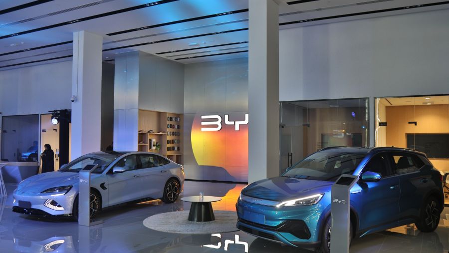 شركة "الفطيم للتنقل الكهربائي" تفتتح معرض BYD الأول في أبوظبي: ريادة الابتكار الكهربائي في العاصمة