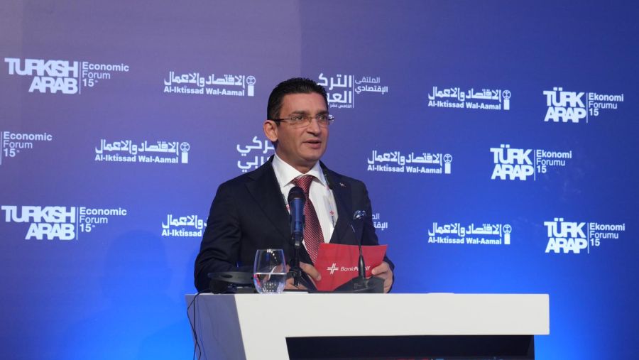 انعقد منتدى الاقتصاد التركي العربي الخامس عشر في فندق فور سيزونز البوسفور في إسطنبول، بحضور العديد من الشخصيات المهمة وممثلي الدول من عدة بلدان