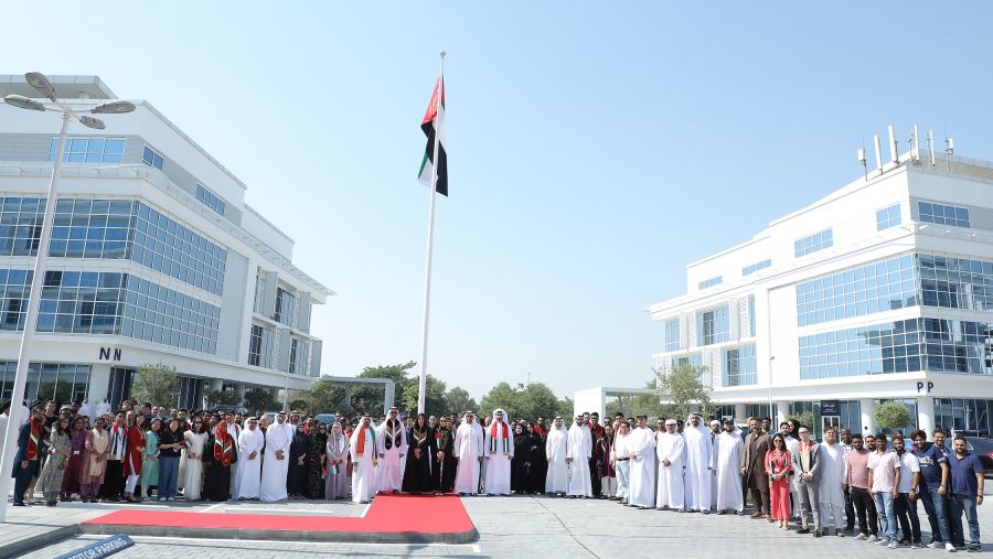 بنك الإمارات دبي الوطني يحتفل بيوم العلم الإماراتي