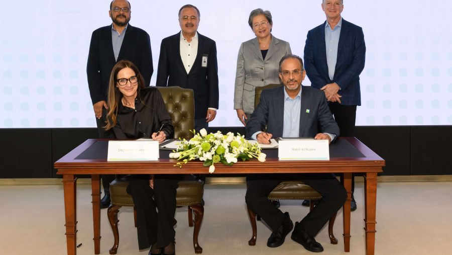 "إيه إم دي" وأرامكو تتعاونان لتسريع اعتماد تقنيات الذكاء الاصطناعي في القطاع الصناعي