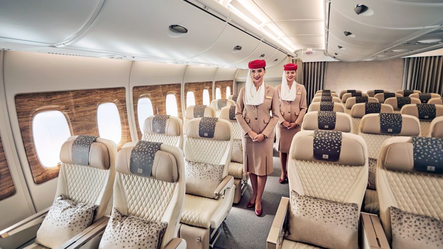 طيران الإمارات تشغّل طائراتها الإيرباص A380 المحدثة إلى مانشستر وميلان
