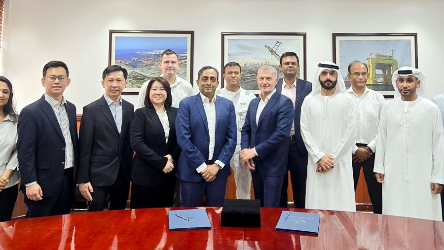الأحواض الجافة العالمية تفوز بعقد لبناء أكبر منشأة عائمة لتسييل الغاز الطبيعي قبالة ساحل المكسيك