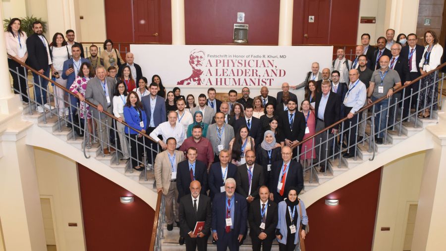 تكريم رئيس الجامعة الأميركية في بيروت الدكتور فضلو خوري كطبيب وقائد وإنساني
