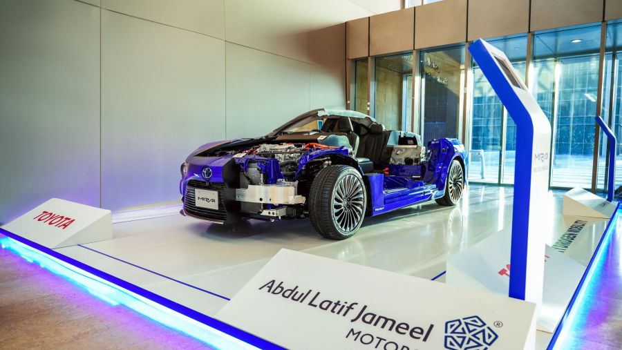 عبداللطيف جميل للسيارات وتويوتا تختتمان تجربة التنقل بسيارات تعمل بخلايا وقود الهيدروجين