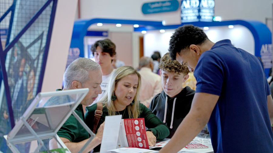 جامعة أبوظبي تعزز مكانتها العالمية من خلال عرض مبتكر في معرض "نجاح أبوظبي 2025"