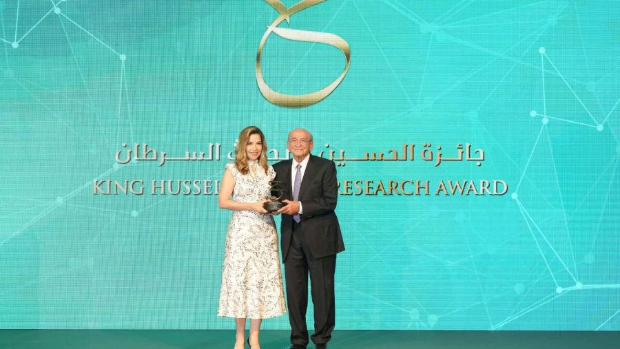 تكريم البنك العربي لرعايته البلاتينية لجائزة الحسين لأبحاث السرطان لعام 2025