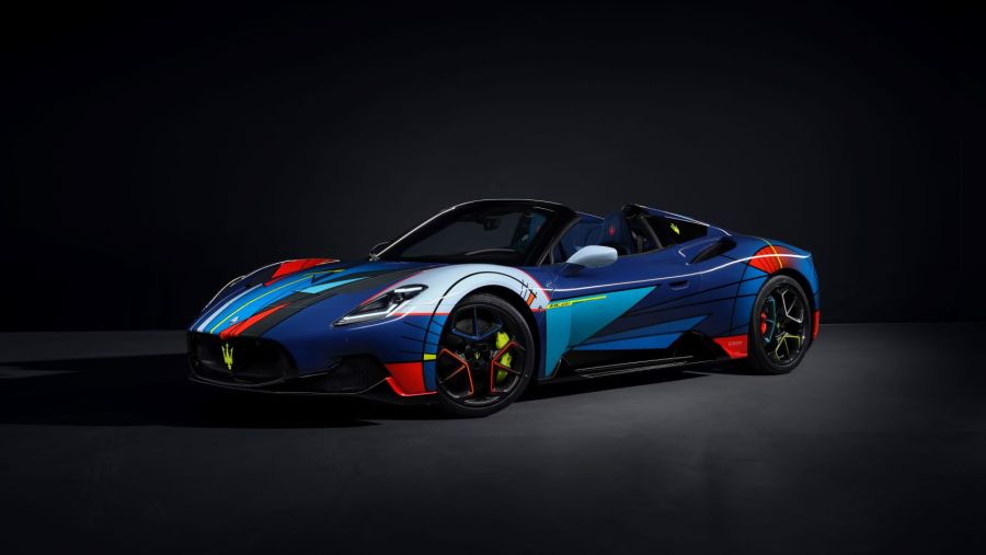 سيارة أوبرا دي آرت من مازيراتي تُبهر عشاق السيارات في معرض ميلانو أوتوكلاسيكا 2025