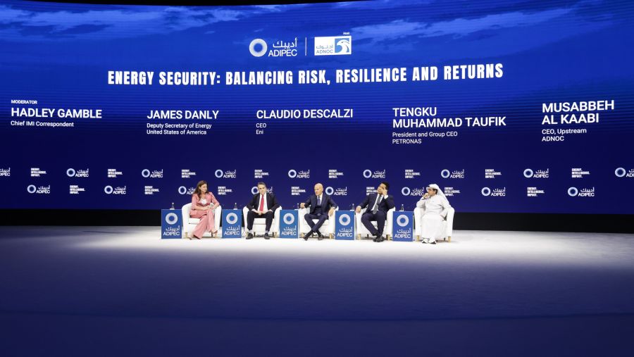 "أديبك 2025" يختتم أعماله بصفقات قيمتها 46 مليار دولار 