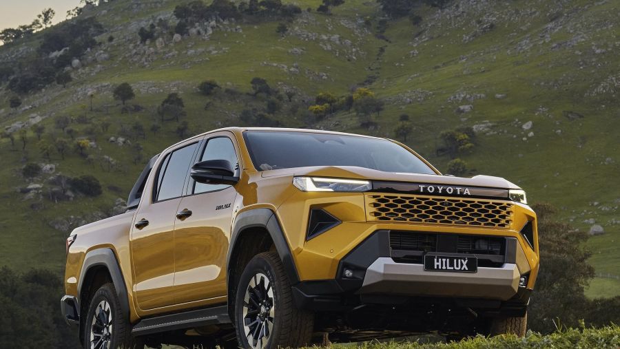 تويوتا تكشف عن هايلوكس 2026 الجديدة كليًا بتصميم جديد وجريء