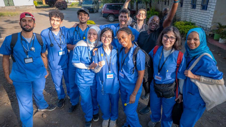 طلاب وايل كورنيل للطب - قطر ينشرون كتاباً رقمياً عن رحلتهم إلى تنزانيا