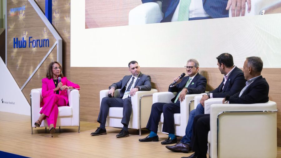 معرض "بايبر وورلد ميدل إيست" 2025 يؤكد على أهمية توطين وتنمية سلاسل التوريد في منطقة الشرق الأوسط وشمال أفريقيا