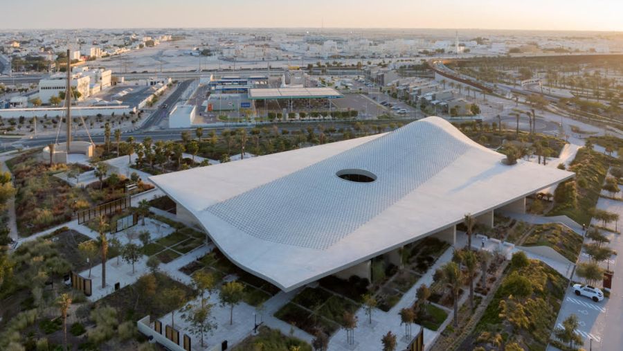 مركز ومسجد المجادِلة للمرأة، الكائن في المدينة التعليمية، يتألق ضمن أبرز الإنجازات المعمارية في الشرق الأوسط لعام 2025