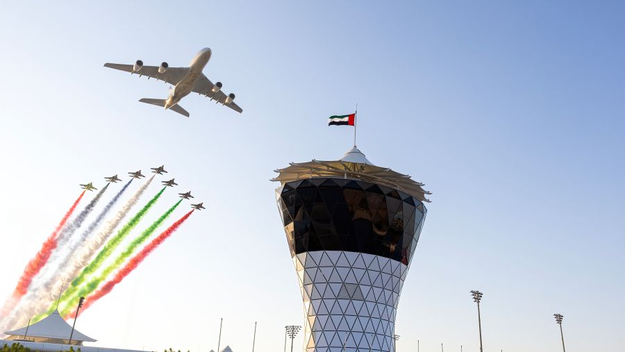 طائرة الاتحاد للطيران A380 تقدّم انطلاقة مذهلة لسباق جائزة الاتحاد للطيران الكبرى للفورمولا واحد في أبوظبي