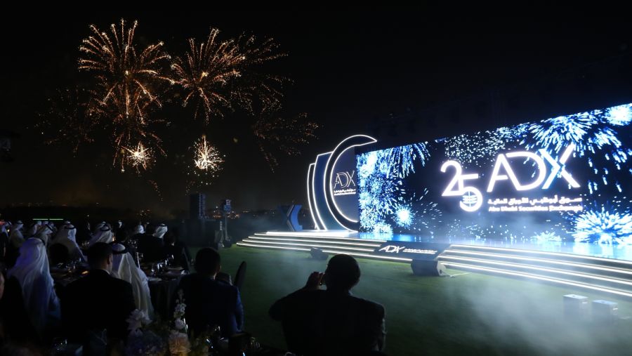 سوق أبوظبي للأوراق المالية يعزز ريادته ويرسي معايير جديدة لتطوير أسواق رأس المال في 2025