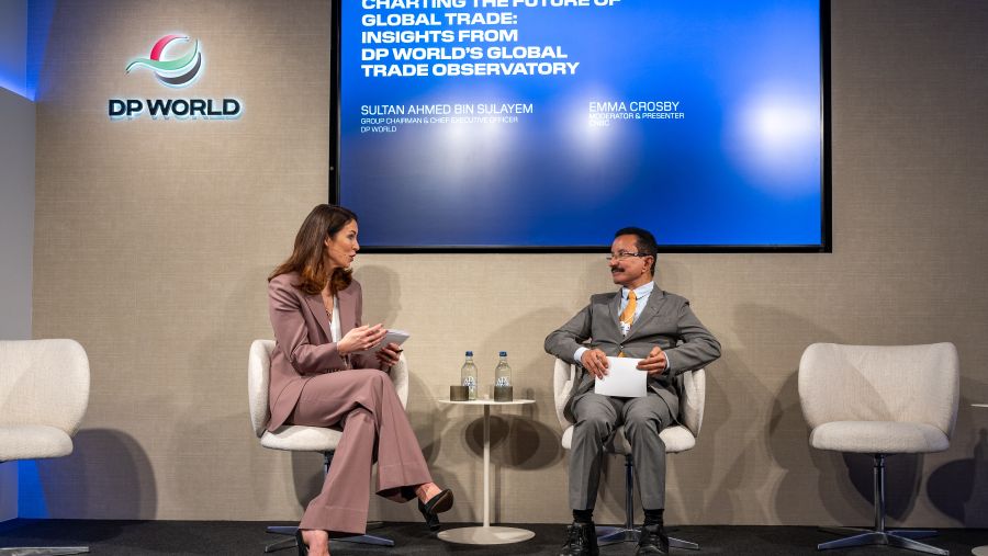 استطلاع "دي بي ورلد": قادة التجارة متفائلون بعام 2026 رغم تزايد التحدّيات