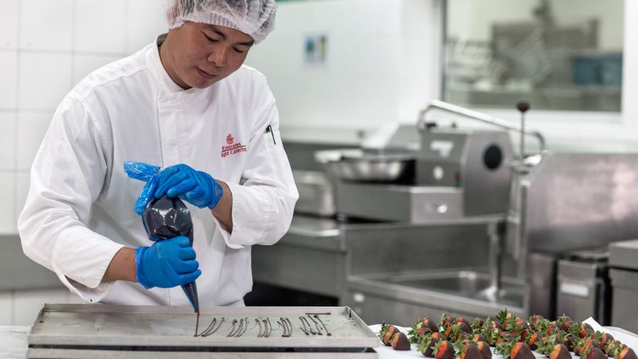 "الإمارات لتموين الطائرات" تتوسع في خدمات الطعام التجارية خارج نطاق تموين شركات الطيران