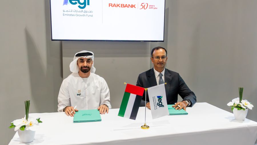 راك بنك وصندوق الإمارات للنمو يوقعان مذكرة تفاهم استراتيجية خلال معرض اصنع في الإمارات لتسريع نمو الشركات الصغيرة والمتوسطة