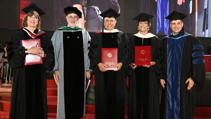 الجامعة الأميركية في بيروت تحتفل بـ 756 خرّيج دراسات عليا وتمنح شهادة الدكتوراه الفخرية لثلاث شخصيات لامعة