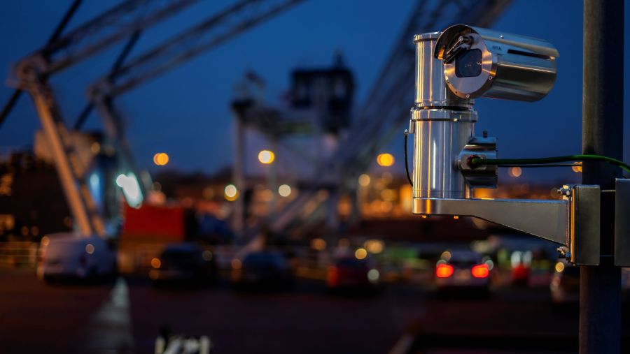 Axis Communications introduces Zone 1/Div 1-certified PTZ camera for safe operations in hazardous environments