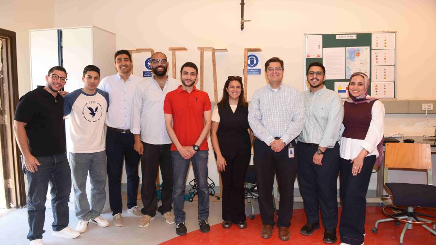 ضمن سلسلة لقاء مع خبير:  أستاذ الجامعة الأمريكية بالقاهرة عمرو الموجي يستكشف الأبعاد الأخلاقية للسيارات ذاتية القيادة