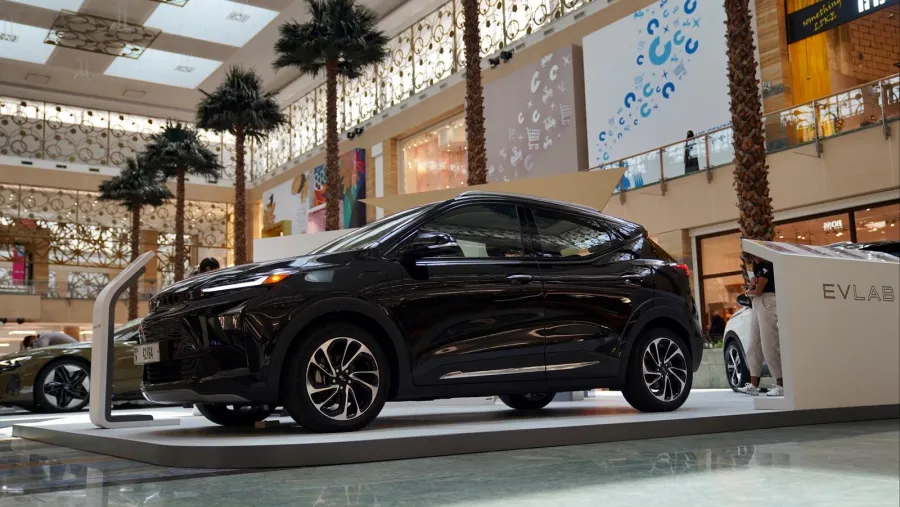’شفروليه بولت EUV‘ الجديدة كلّياً تظهر للمرّة الأولى أمام الجمهور بالتعاون مع EV Lab