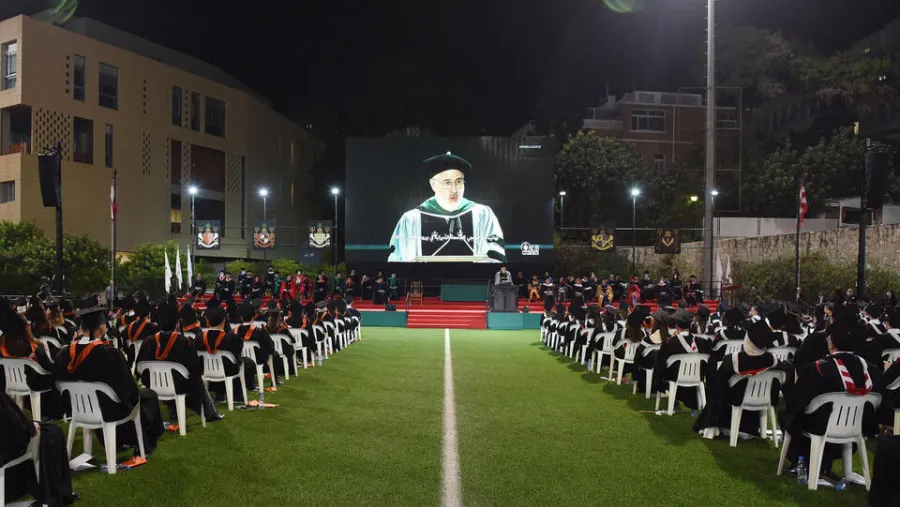 الجامعة الأميركية في ‬بيروت أقامت احتفال التخرج الواحد والخمسين بعد المئة لخريجي ‬كليات الآداب والعلوم، ‬ومارون سمعان للهندسة والعمارة، ‬والعلوم الزراعية والغذائية، ‬والعلوم الصحية، ‬وسليمان العليان لإدارة الأعمال