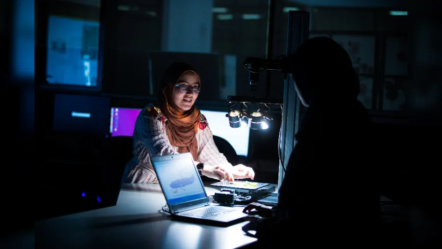جامعة أبوظبي تستضيف فعاليات الدورة الرابعة من "ملتقى المرأة في الهندسة"