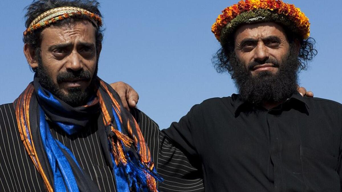 As well as making the men look and smell nicer, some of the garlands have a medicinal purpose and are used to cure headaches  (Facebook)