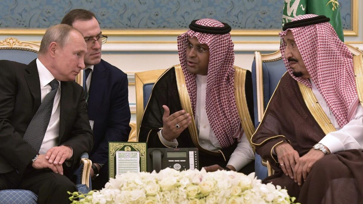 Russian President Vladimir Putin (L) and Saudi Arabia's King Salman (R) attend a meeting in Riyadh, Saudi Arabia, on October 14, 2019. Alexey NIKOLSKY / Sputnik / AFP
