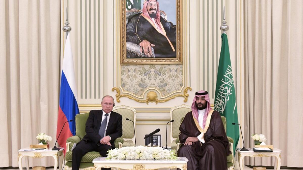 Russian President Vladimir Putin (L) meets with Saudi Arabia's Crown Prince Mohammed bin Salman in Riyadh, Saudi Arabia, on October 14, 2019. Alexey NIKOLSKY / SPUTNIK / AFP