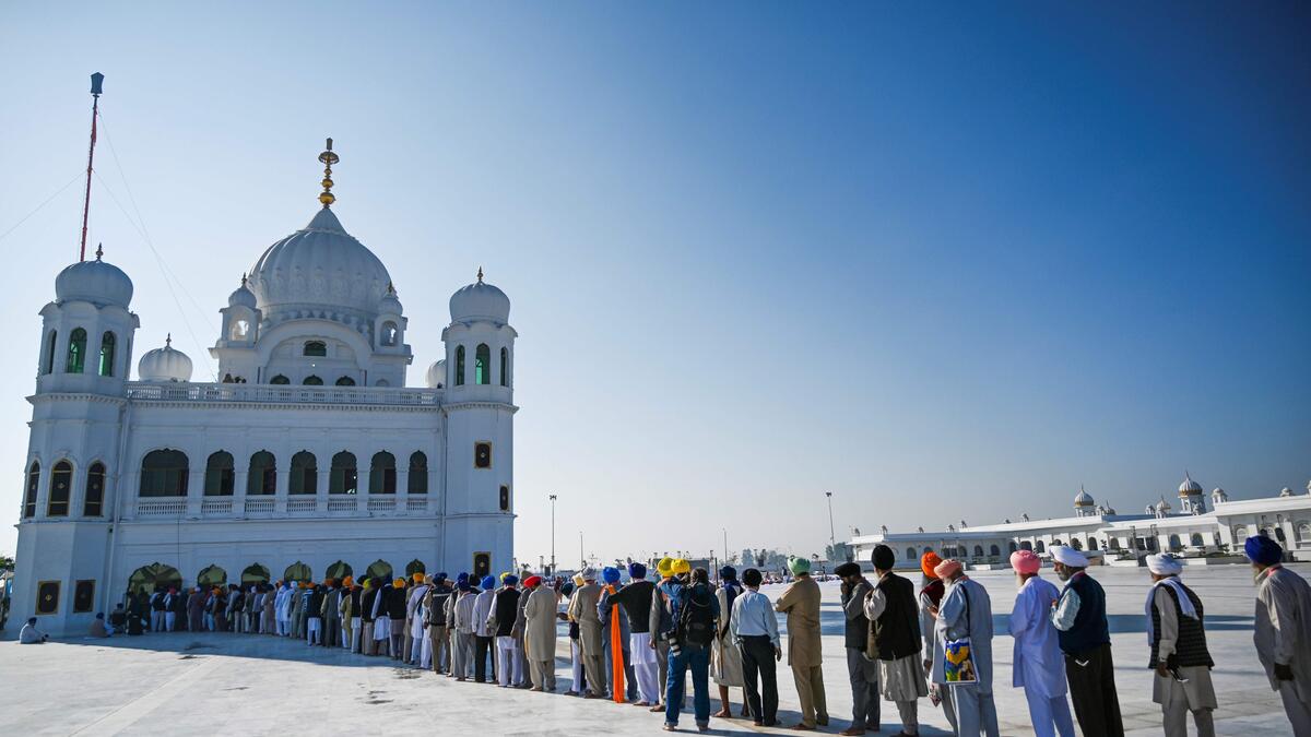Hundreds of Indian Sikhs made a historic pilgrimage to Pakistan, crossing through a white gate to reach one of their religion's holiest sites (Twitter)