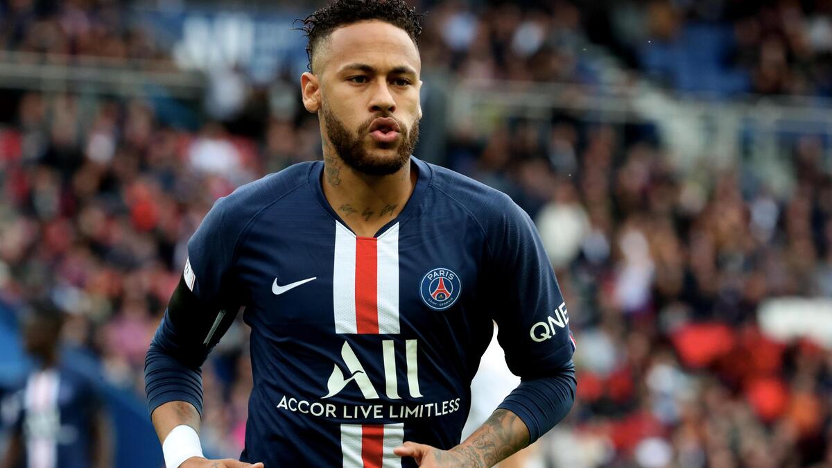 1- البرازيلي نيمار (344 مليون دولار)