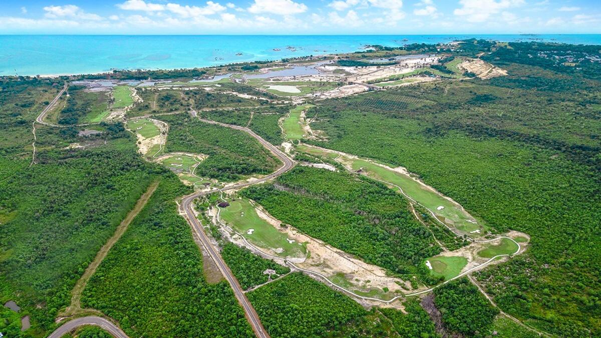 Black Rocks Golf Belitung