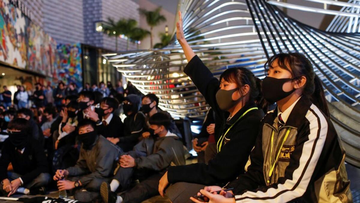 يونيو: انطلاق احتجاجات هونغ كونغ لمناهضة مشروع قانون تسليم المجرمين 2019، تطالب بسحب مشروع قانون تسليم المجرمين الهاربين الذي اقترحته حكومة هونغ كونغ، وذلك خشية أن يؤدي مشروع القانون إلى السماح للبر الرئيسي الصيني بالتدخل في النظام القانوني المستقل لهونغ كونغ المتمتعة بحكم ذاتي جزئي.