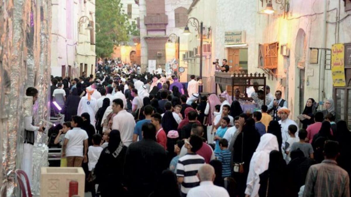 على هامش المهرجان: كما يقام سوق البحر الأحمر السينمائي من 13 إلى 16 مارس 2020، ويضم برنامجًا غنيًا يفتح الباب على صناعة السينما العربية. ويقدّم فرصة مثالية للدخول والتعرف على المشهد السينمائي السعودي الواعد، إضافة إلى أفضل ما تقدمه سوق السينما العربية.