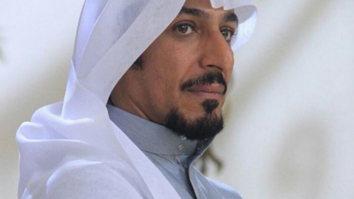 عَلقَ الفنان السعودي عبد المحسن النمر في العين، حيث يواصل تصوير دوره في بطولة المسلسل البدوي (حارس الجبل)، والذي سيعرض في رمضان المقبل.